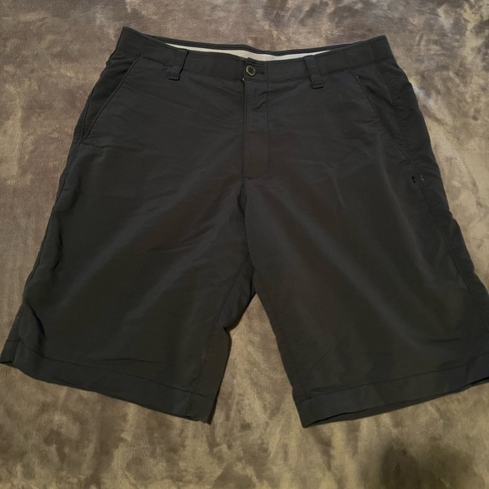 Under Armor Men’s golf shorts